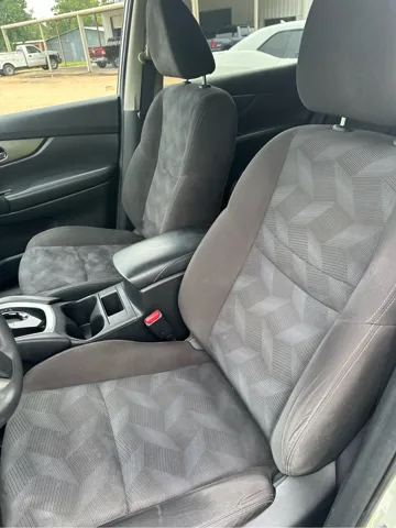 2015 Nissan Rogue SV - Photo 7