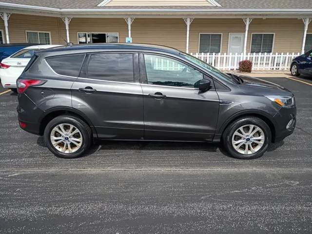 2017 Ford Escape SE photo 5