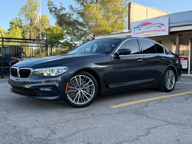 2017 BMW 5 Series 530i - Photo 6