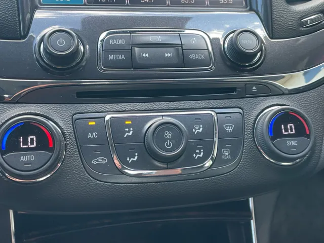 2014 Chevrolet Impala LTZ photo 26