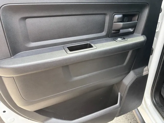 2017 Ram 2500 Tradesman photo 19