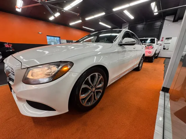 2016 Mercedes Benz C 300 photo 2