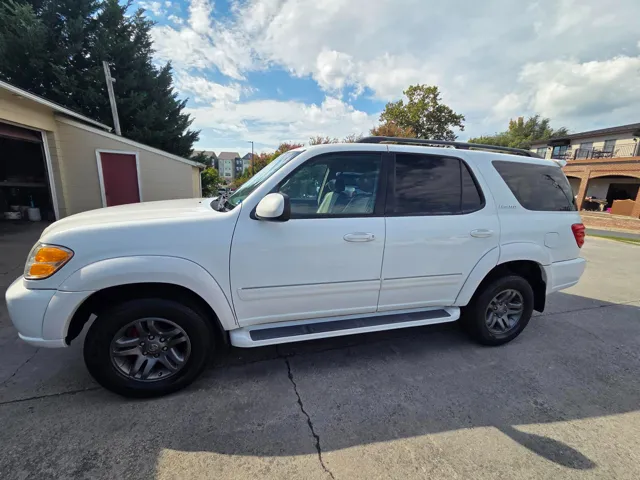 2004 Toyota Sequoia