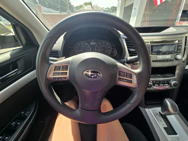 2013 Subaru Legacy 2.5i - Photo 22
