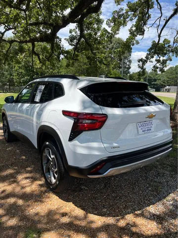 2025 Chevrolet Trax LT - Photo 8