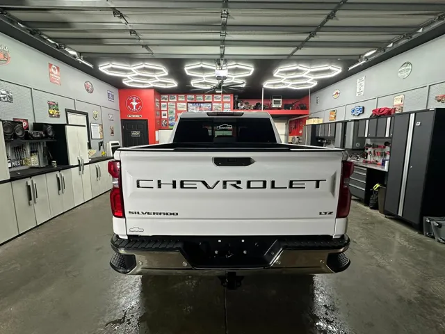 2020 Chevrolet Silverado 1500 LTZ - Photo 3