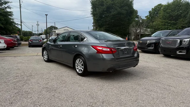 2017 Nissan Altima S - Photo 9