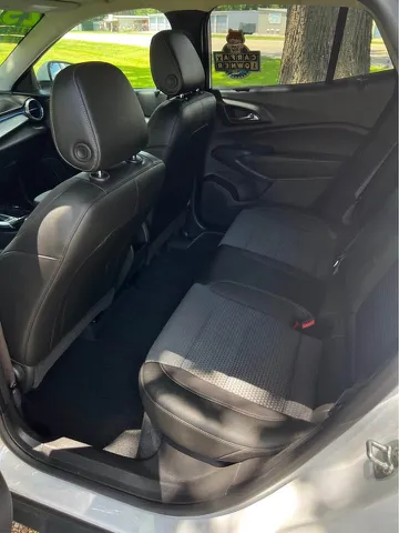 2025 Chevrolet Trax LT - Photo 11