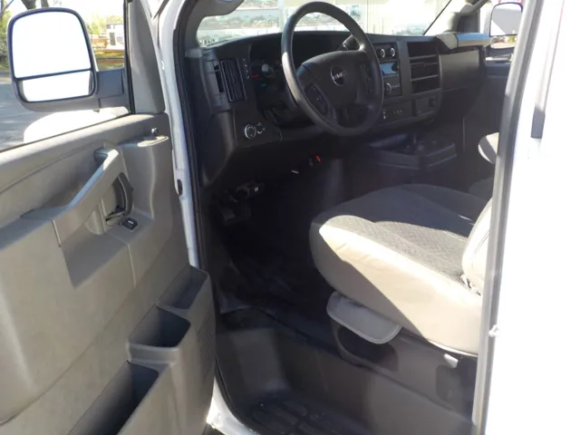 2022 GMC Savana Cargo Work Van - Photo 23