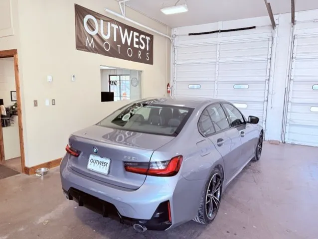 2023 BMW 3 Series 330i - Photo 8