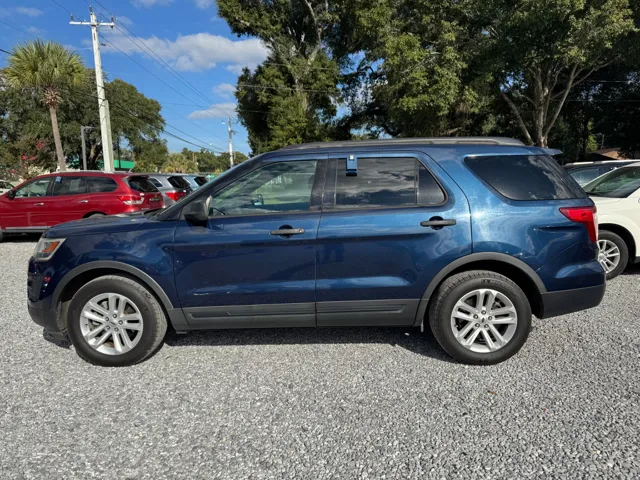 2017 Ford Explorer Base's photo
