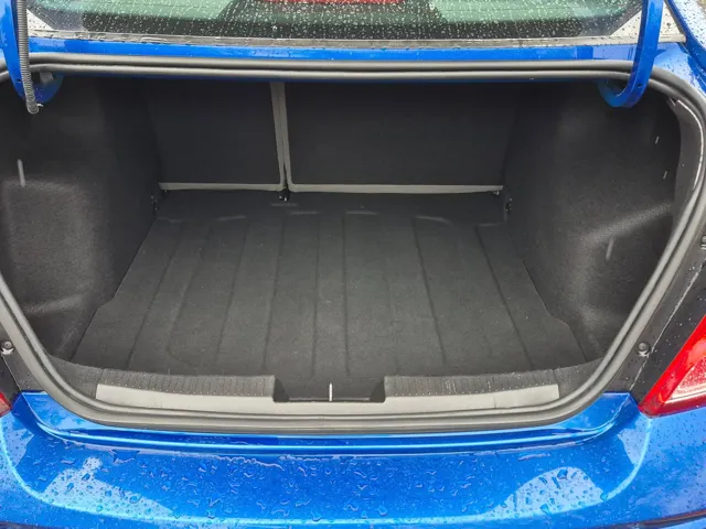 2017 Chevrolet Sonic LS photo 13