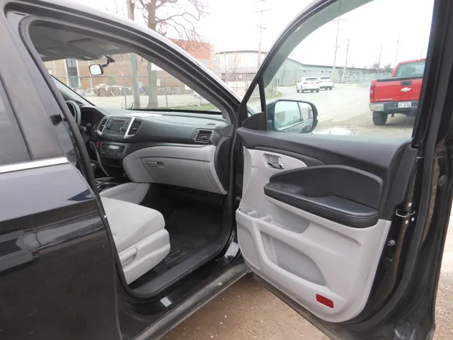 2018 Honda Pilot LX - Photo 6