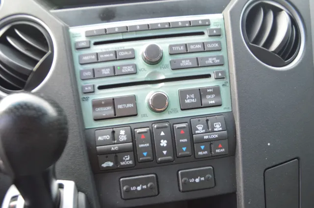 2011 Honda Pilot EX-L - Photo 16
