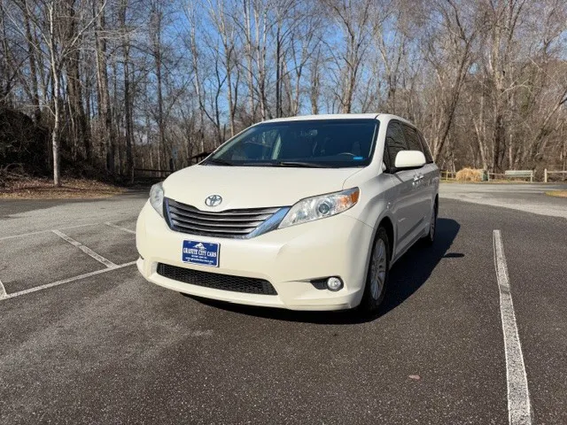 2016 Toyota Sienna XLE