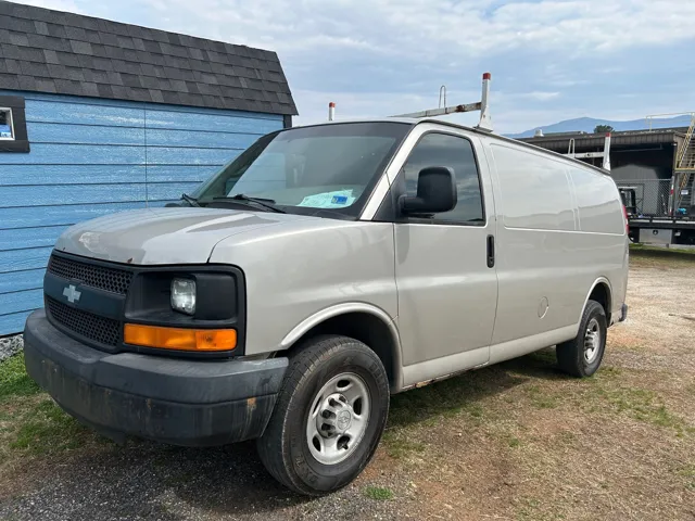 2007 Chevrolet Express 2500 Work Van HD's photo