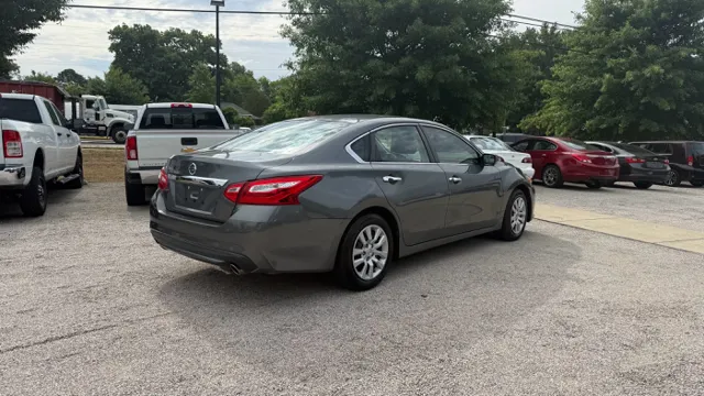 2017 Nissan Altima S - Photo 6
