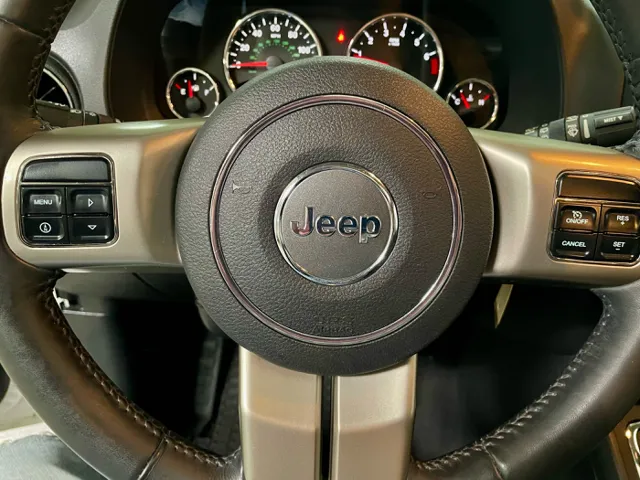 2011 Jeep Compass Limited photo 18