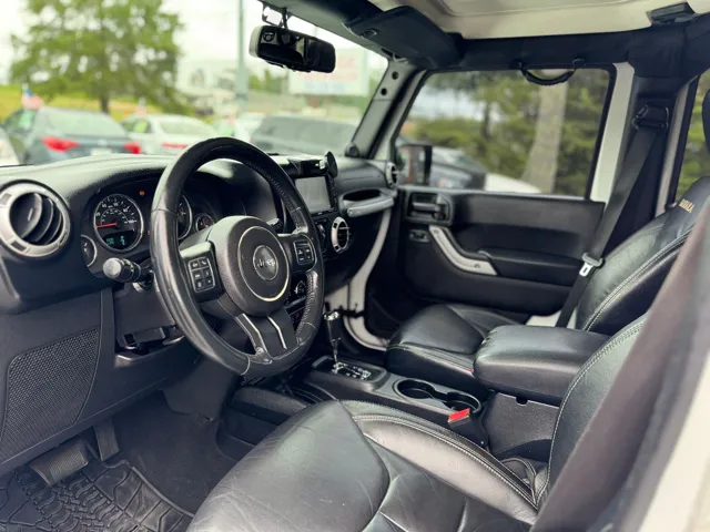 2013 Jeep Wrangler Unlimited Sahara - Photo 6