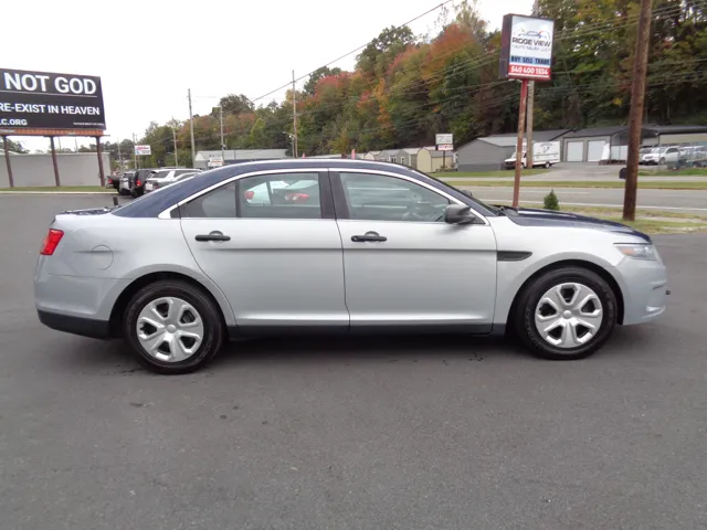 2016 Ford Taurus - Photo 8
