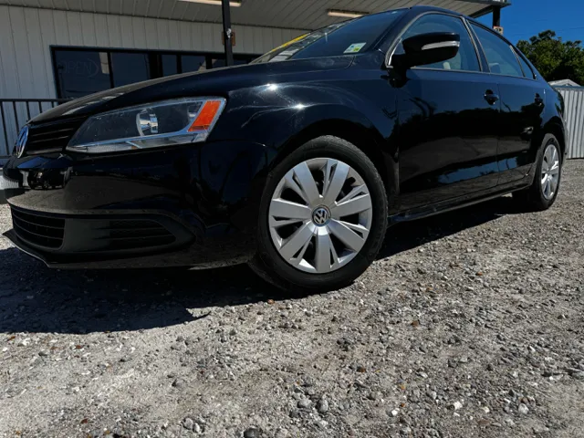 2011 Volkswagen Jetta SE photo 3