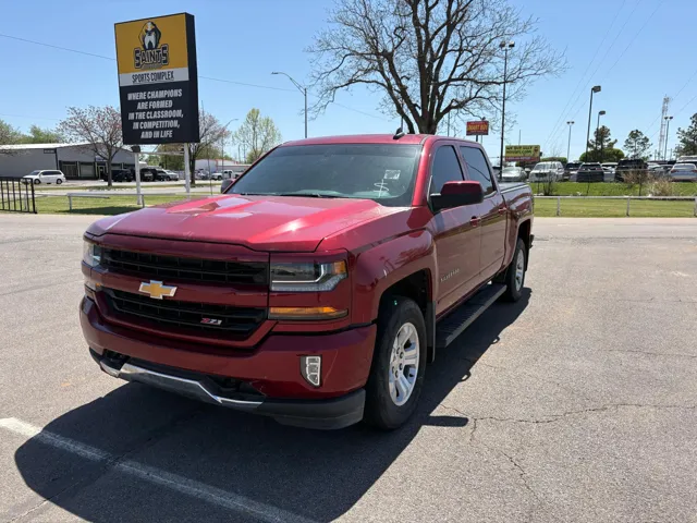 2018 Chevrolet Silverado 1500 LT Z71 - Photo 3