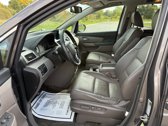 2015 Honda Odyssey EX-L photo 11