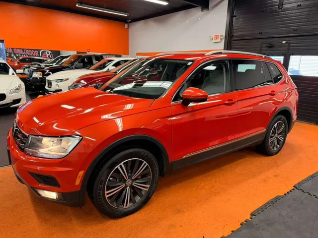 2018 Volkswagen Tiguan SEL photo 3