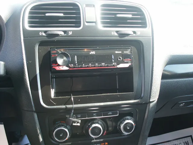 2011 Volkswagen Jetta SportWagen SE - Photo 11