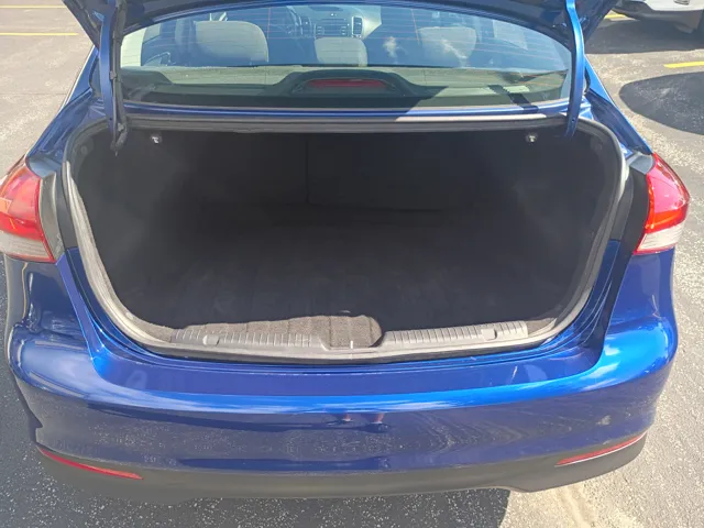 2017 Kia Forte LX Base photo 5