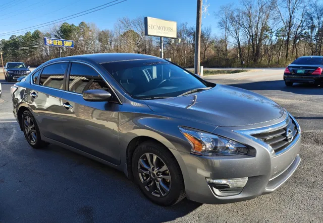 2015 Nissan Altima S's photo