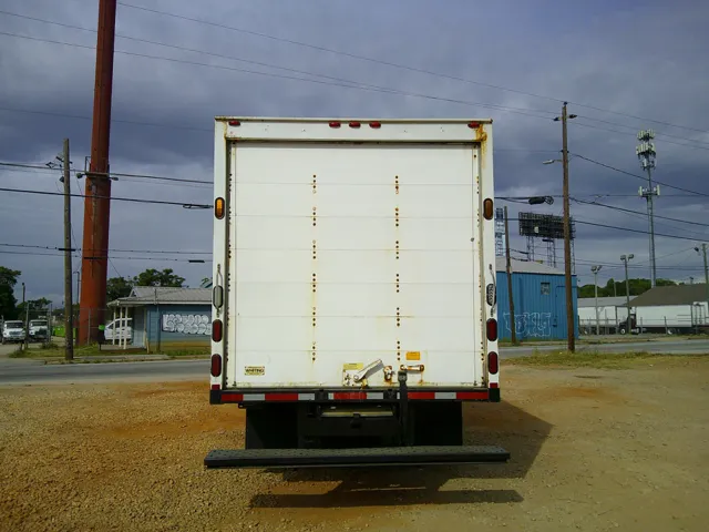 2017 Isuzu NPR HD - Photo 14
