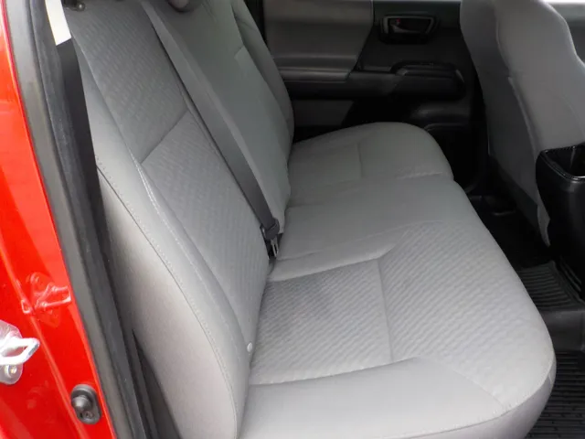 2022 Toyota Tacoma SR5 photo 13
