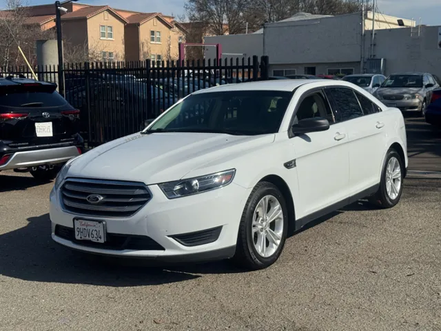 2015 Ford Taurus SE