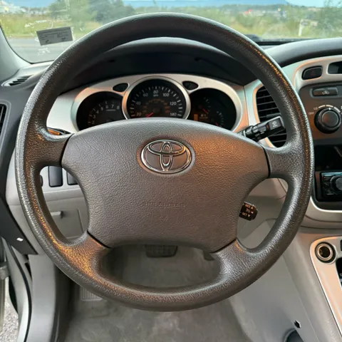 2005 Toyota Highlander Base - Photo 11