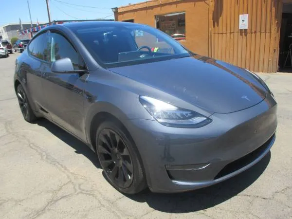 2023 Tesla Model Y  AWD photo