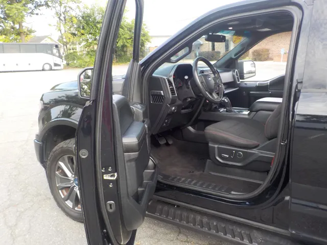 2018 Ford F-150 XLT photo 18
