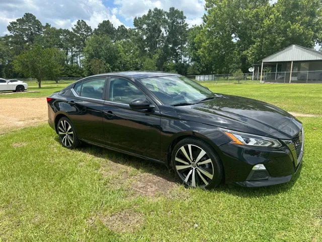 2021 Nissan Altima SR - Photo 18