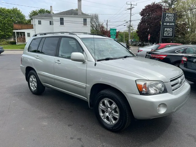 2004 Toyota Highlander's photo