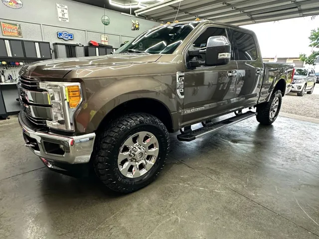 2017 Ford F-250 Super Duty Lariat's photo
