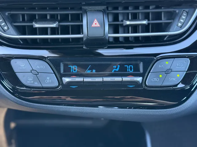 2021 Toyota C-HR XLE - Photo 17