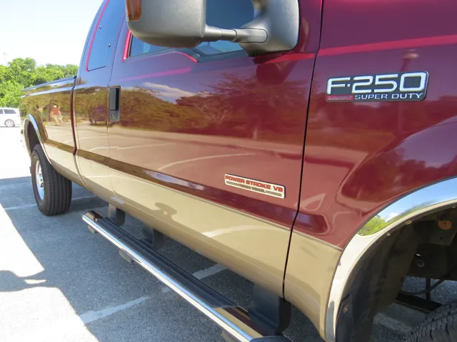 2004 Ford F-250 Lariat photo 5