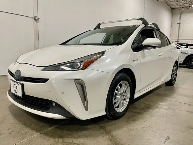 2019 Toyota Prius LE's photo