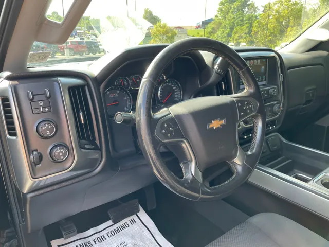 2016 Chevrolet Silverado LT photo 18