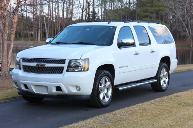 2011 Chevrolet Suburban LT - Photo 7