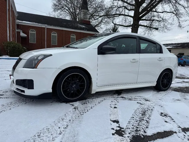 2010 Nissan Sentra's photo