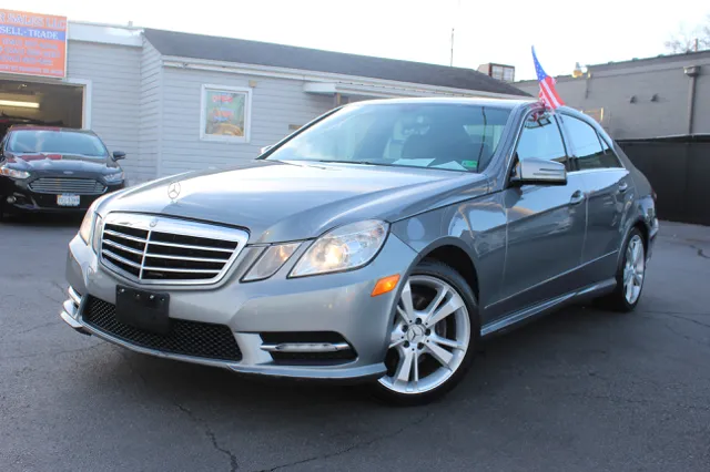 2013 Mercedes-Benz E-Class's photo