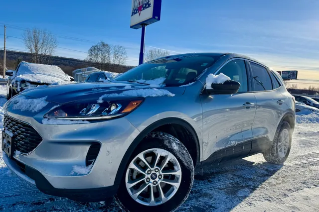 2022 Ford Escape SE's photo