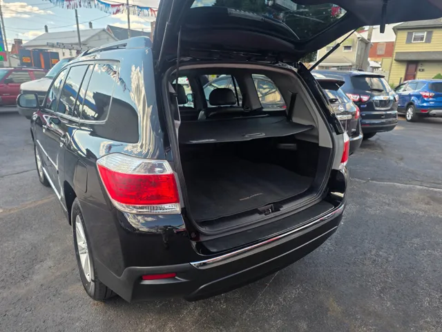 2011 Toyota Highlander SE - Photo 11