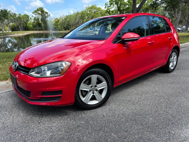 2015 Volkswagen Golf TDI SE 4-door DSG's photo